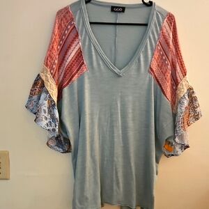 Large GiGio Women's Blue‎ Top with Multicolor Sleeves